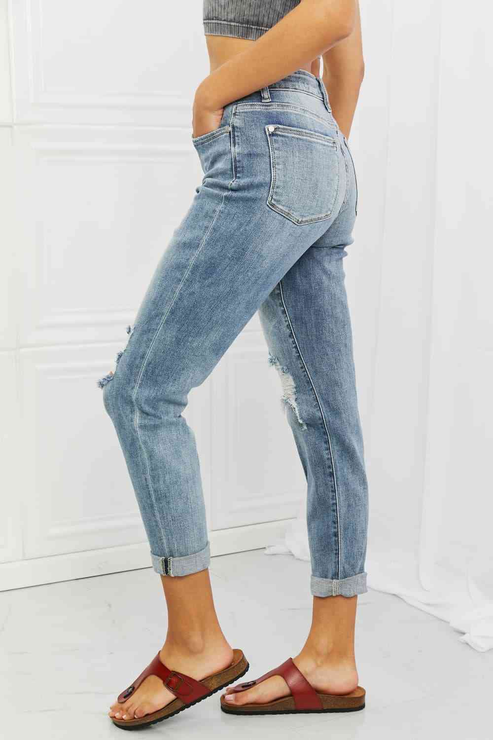 Judy Blue Malia Full Size Mid Rise Boyfriend Jeans